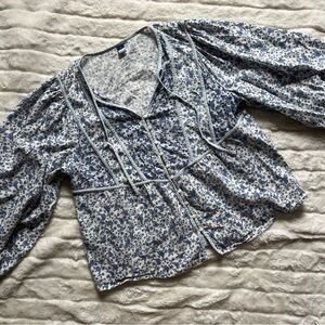 Old navy blue and white floral paisley flowy long sleeve blouse
